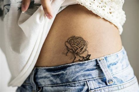 tatuaje en la pelvis mujer|100 ideas de Tatuaje pelvis mujer 